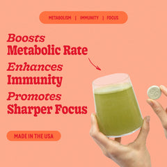 8Greens Supergreens tablets dissolving in water for a refreshing greens boost.