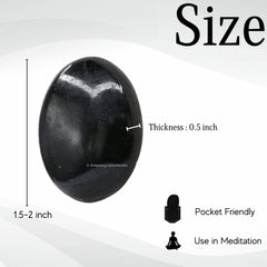 Amazing Gemstone: turmalina negra en palma para rituales energéticos en casa.