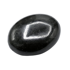 Amazing Gemstone: palma de turmalina negra para yoga y relajación consciente.