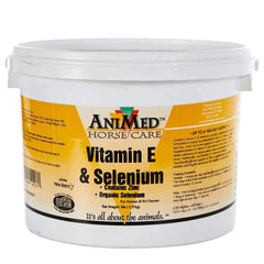 ANIMED Vitamin E and Selenium with Zinc bottle front label for daily nutrition support.