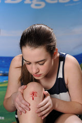 BleedCEASE cut wound application demonstrates soft fibers sealing minor injuries