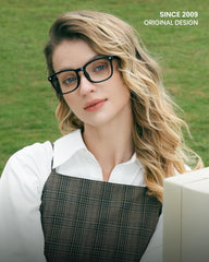 Cyxus clear PC lenses blue light glasses maintain clarity while filtering light.