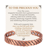 Feraco TwistFlow copper bracelet closeup shows premium finish and magnetic strength for daily wear.