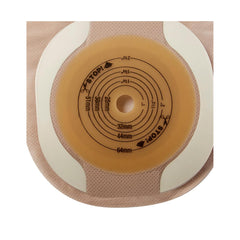 Hollister 8031 Premier FlexWear barrier highlighting flat skin adhesion for extended wear.