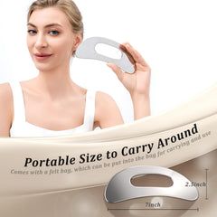Guasha de acero pulido InfiniteRelax con borde redondeado para evitar irritación.