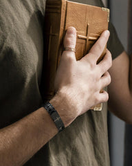 Jecanori cross bracelet pattern details showcase symbolic design and modern style.