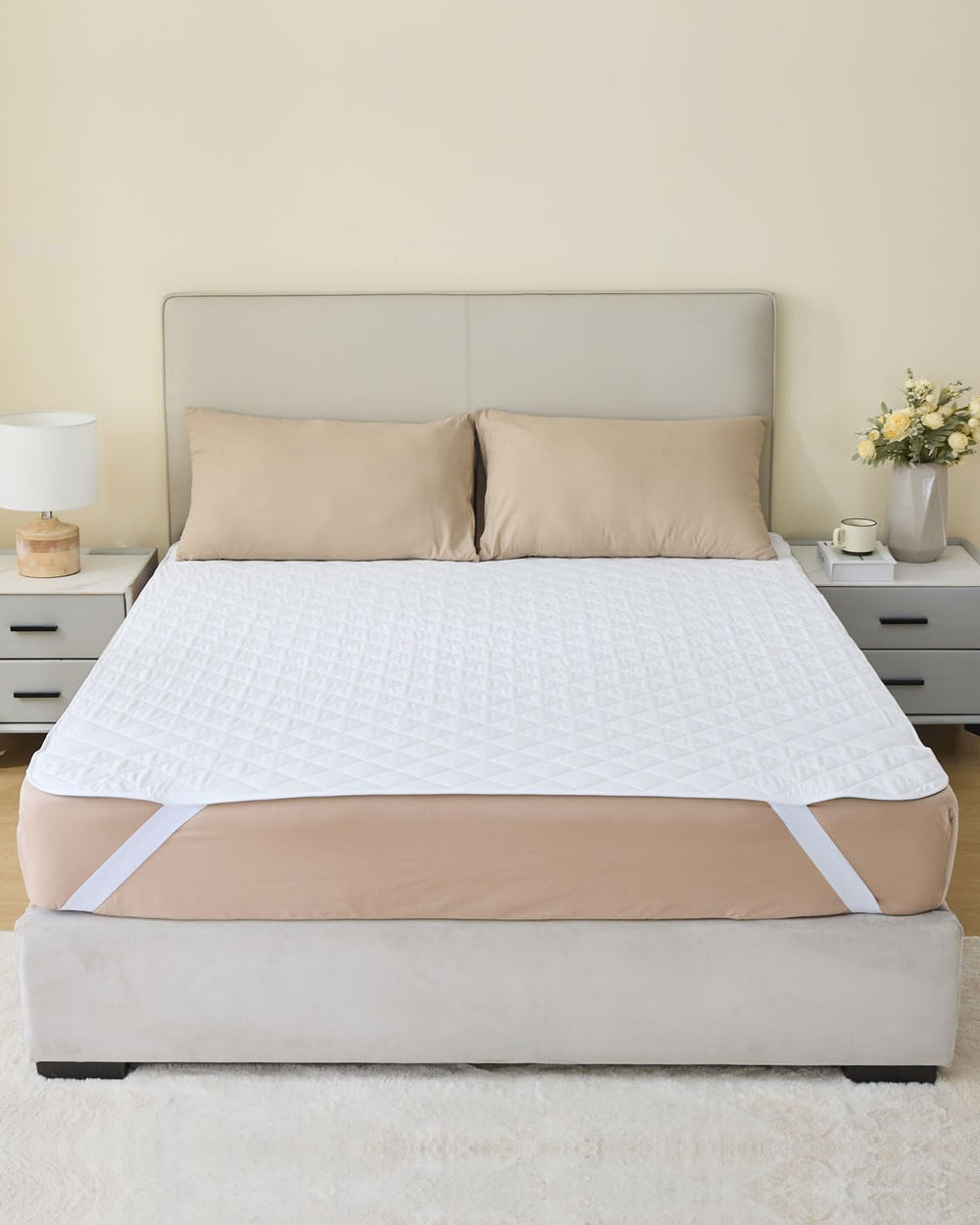 KANECH bed pad with straps provides secure fit and leak protection.