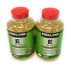KIRKLAND Vitamin E 400 IU bottle front view highlighting antioxidant support for daily wellness.