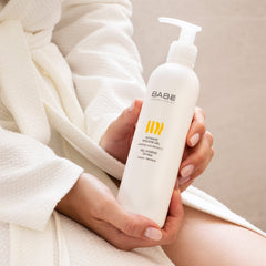 Laboratorios Babe 250ml bottle showing easy-to-use intimate cleanser for everyday freshness.