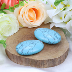 MAIBAOTA Green Turquoise palm stone used in meditation to promote clarity and inner balance