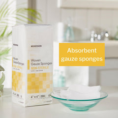 Gasa McKesson de algodón 100% para uso secundario, mantiene la zona limpia.