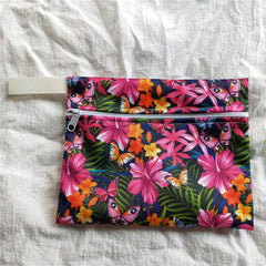 MissC2C mini wet bag keeps pads organized during travel
