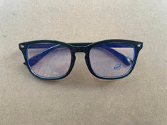 Nelisylux amber-tinted lenses reduce glare and enhance comfort