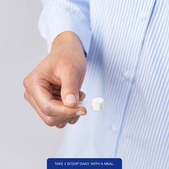 Pure Encapsulations ascorbic acid powder label close-up highlights allergen-conscious formula.