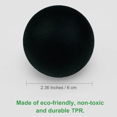 Bola de masaje SIMPLECOOL dura, enfoque lateral, alivia tensión en la espalda.