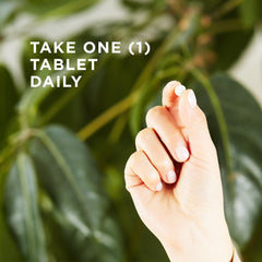 Solgar Folate tablets close-up highlighting Metafolin active form.