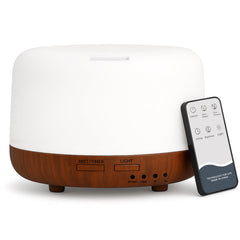 SPLITSKY 300ML diffuser emits a soft mist for a calm bedroom ambience.