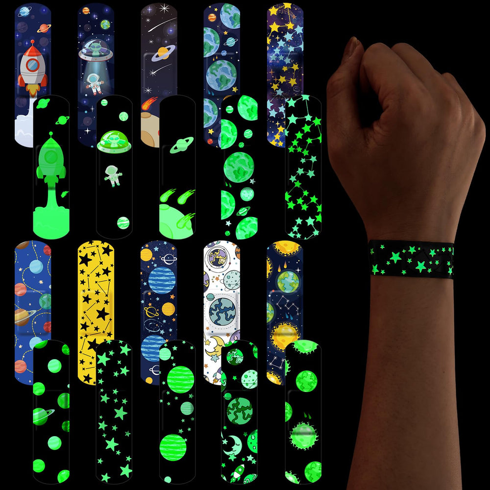 Banditas Threlaco glow en la oscuridad con diseños espaciales para niños, ideal para juegos.