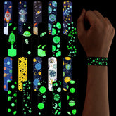 Banditas Threlaco glow en la oscuridad con diseños espaciales para niños, ideal para juegos.