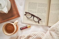 Young Living Thieves Roll-On aroma is warm and invigorating for daily routines.