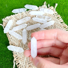 ZHIYUXI Clear Quartz wand closeup highlights clear facets and polish.