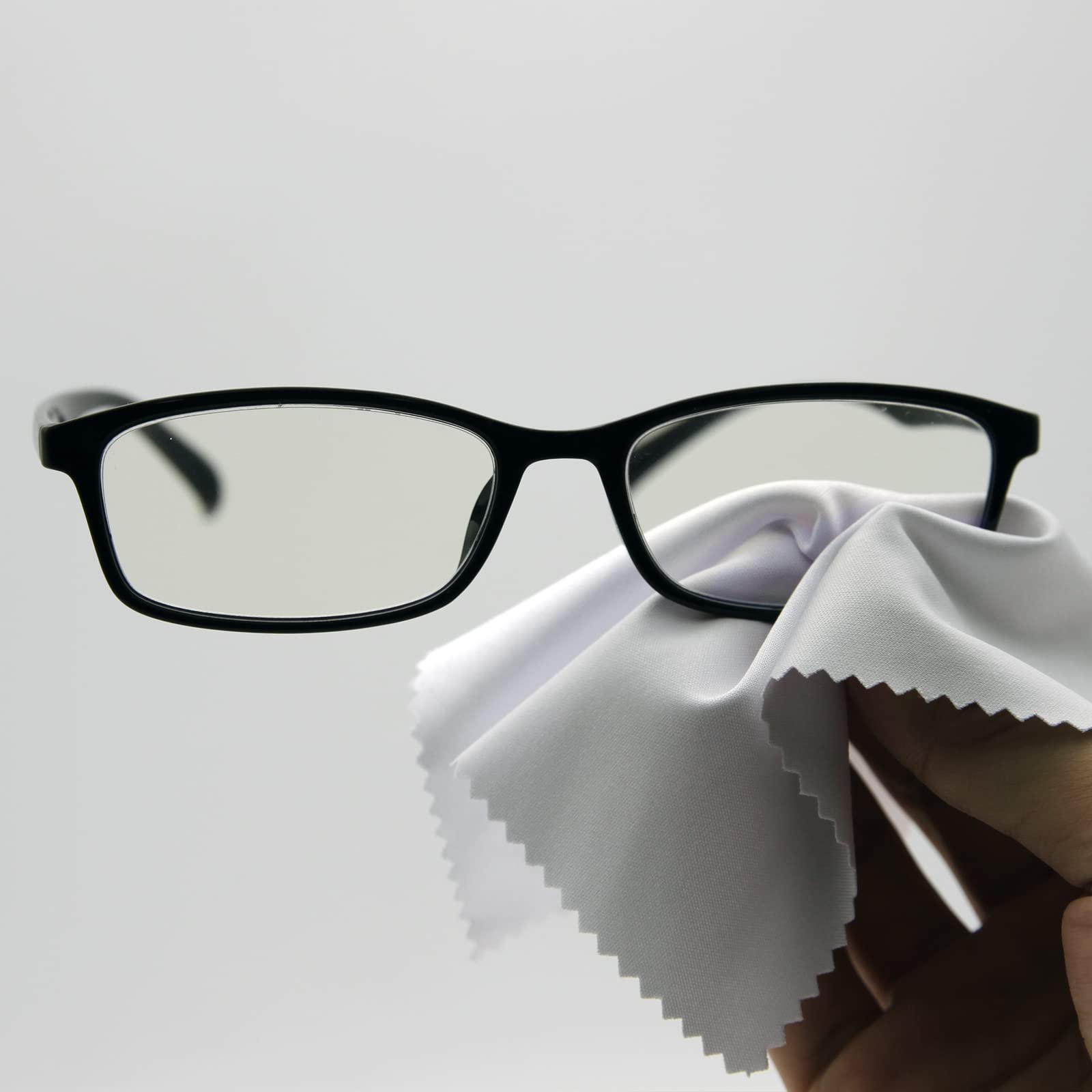 AAwipes cloth safely cleans glasses without scratches or smudges