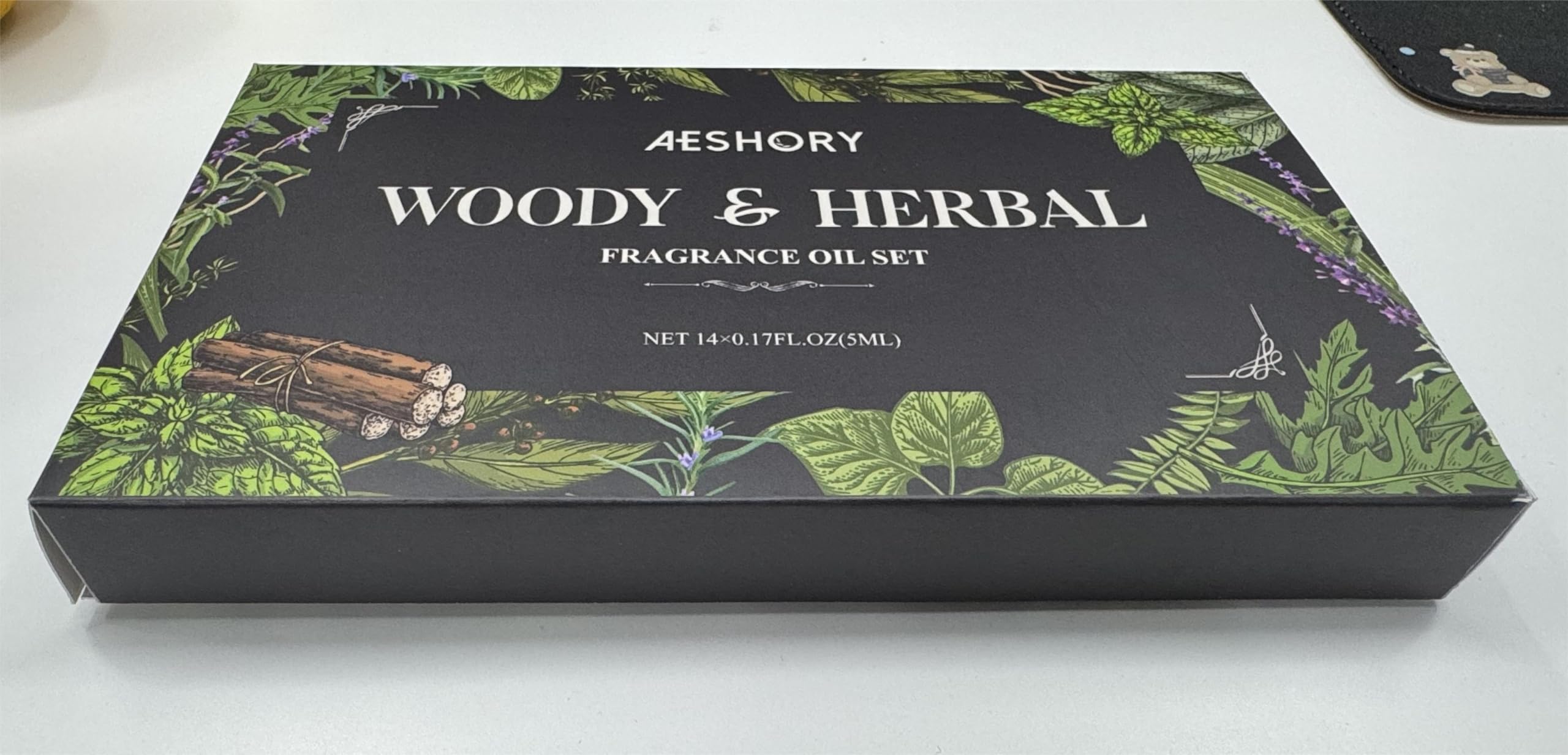Aeshory Agarwood resin image emphasizing rich, mysterious scent for crafting
