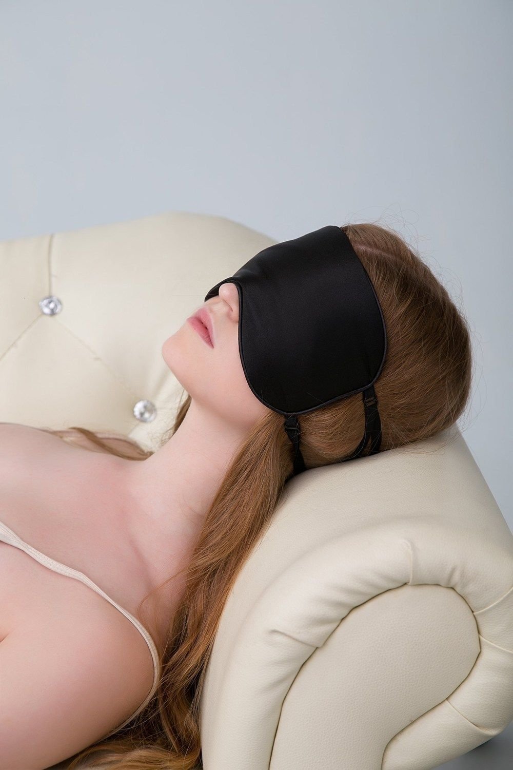 ALASKA BEAR sleep mask adjustable straps show easy grip and stability.