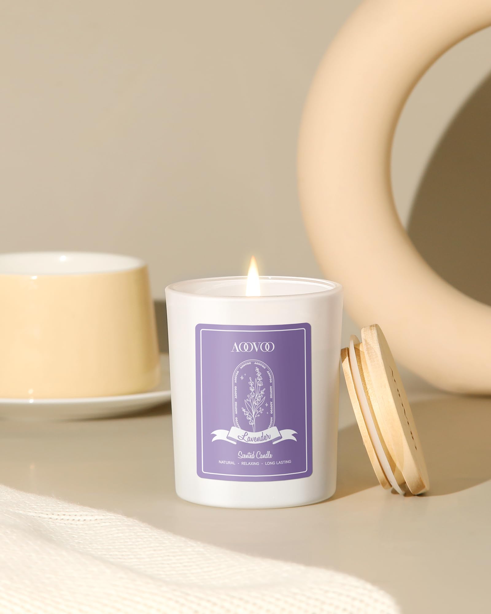 AOOVOO lavender candle gift box suits birthdays and holidays.