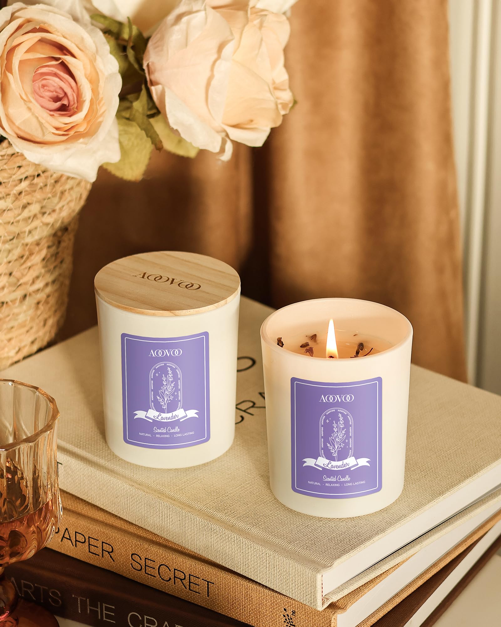 Dried flowers and crystals on AOOVOO lavender candle