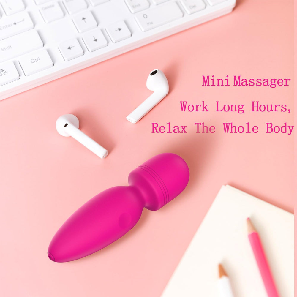 Apowand Mini Massager includes flannel bag and USB charging cable.