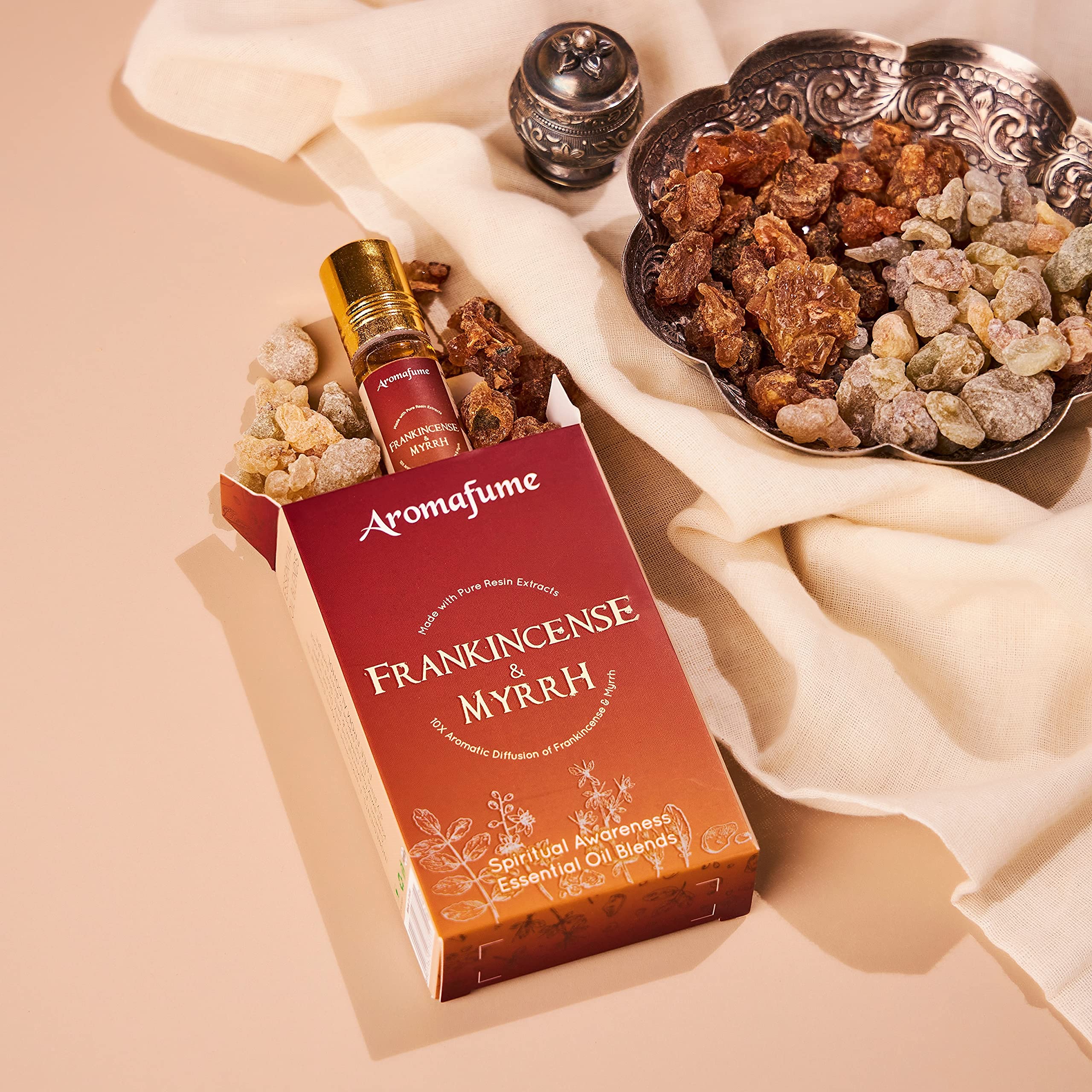 Aromafume meditation scene with soft light and essential oil glow