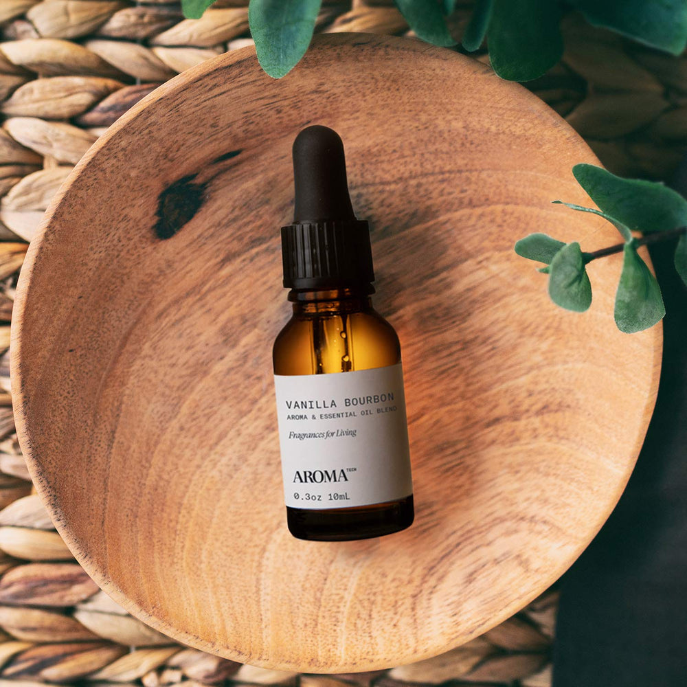 Oak barrel note visual suggesting warm, nostalgic fragrance with vanilla sweetness.