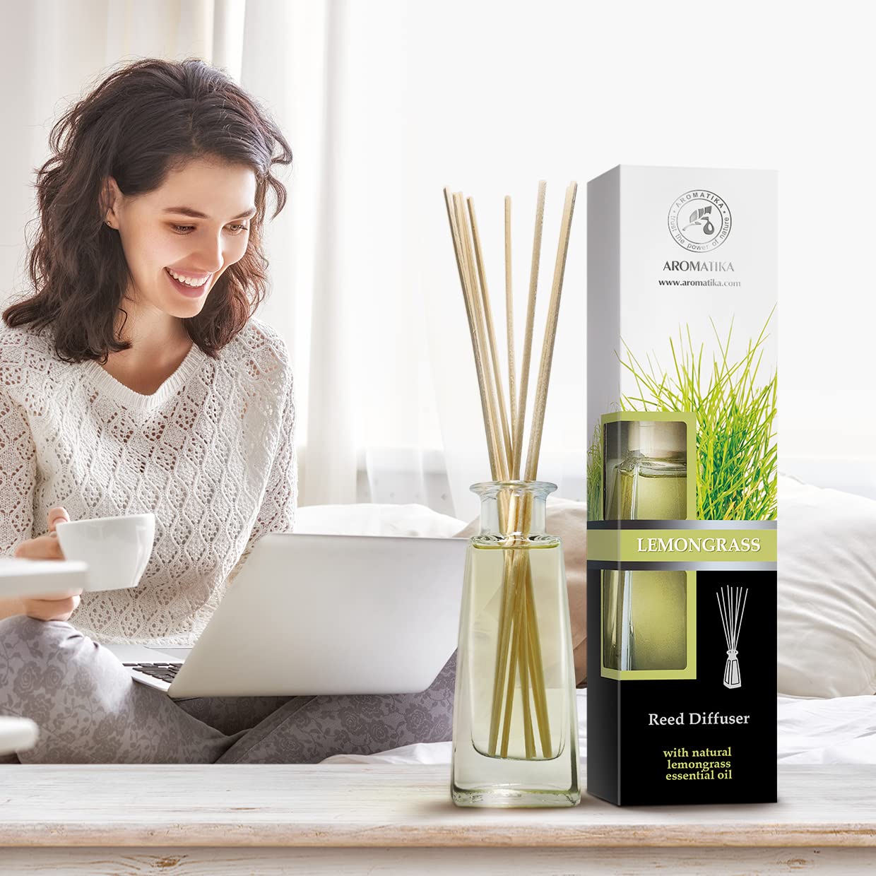AROMATIKA Lemongrass Diffuser ambient shot shows refreshed air and inviting scent.