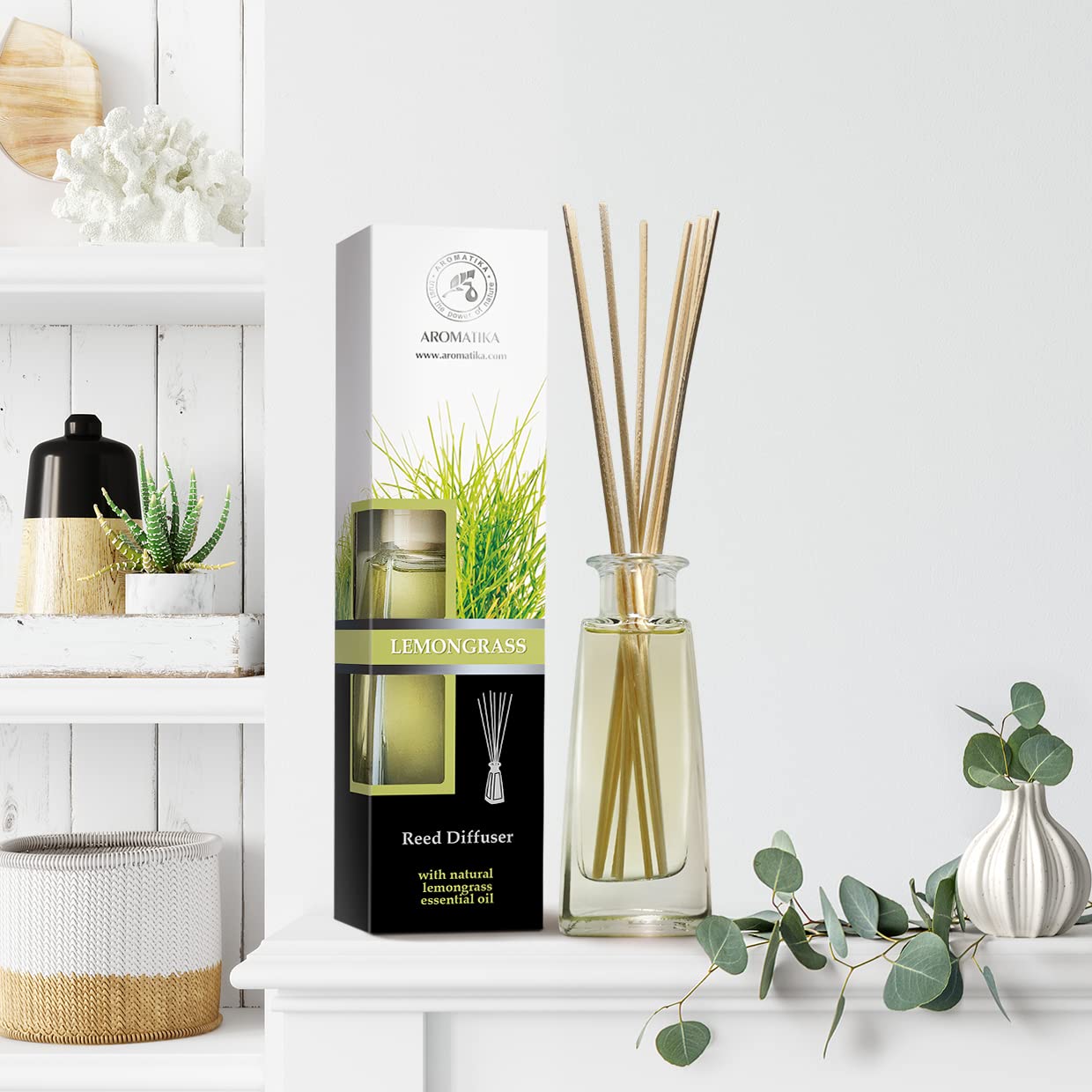AROMATIKA Lemongrass Diffuser label close-up highlights alcohol-free formula.