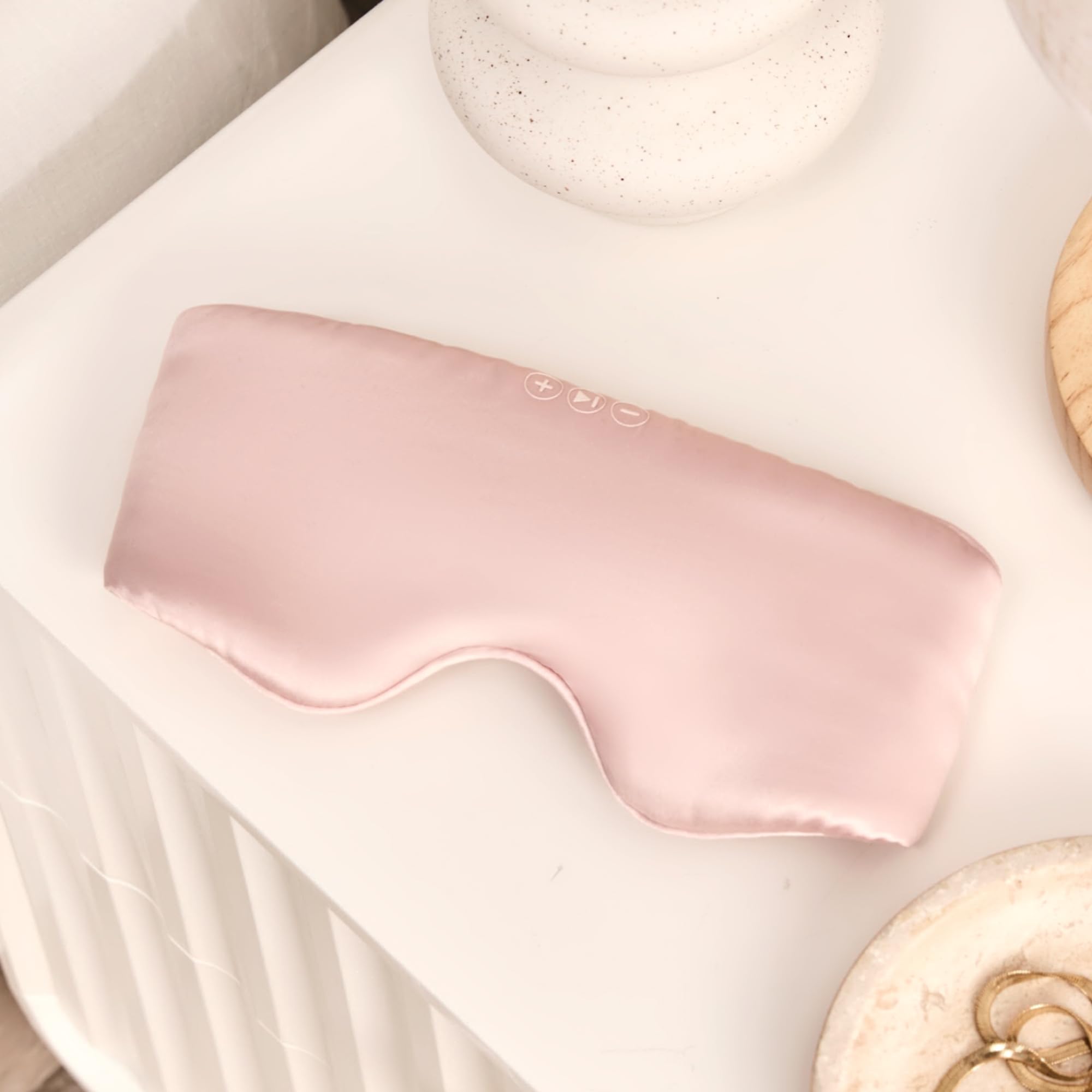Back Bay Audio SilkSound gift-ready packaging signals a thoughtful present idea.