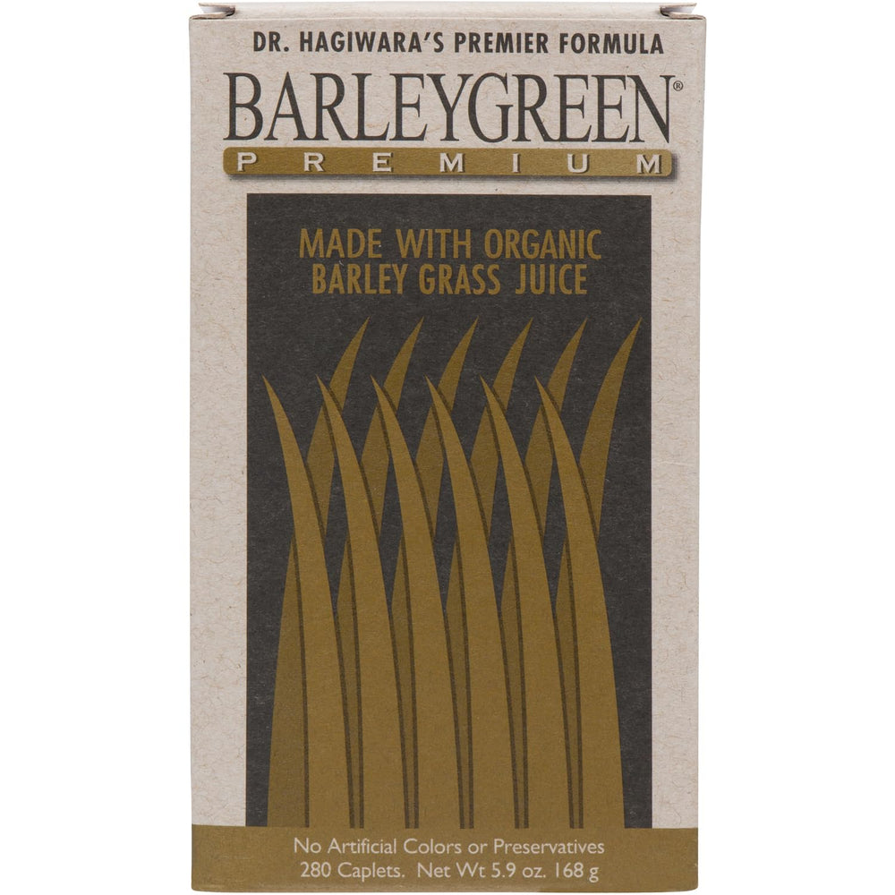 BARLEYGREEN mixing-glass-setup demonstrates quick 1 tbsp blend with water.