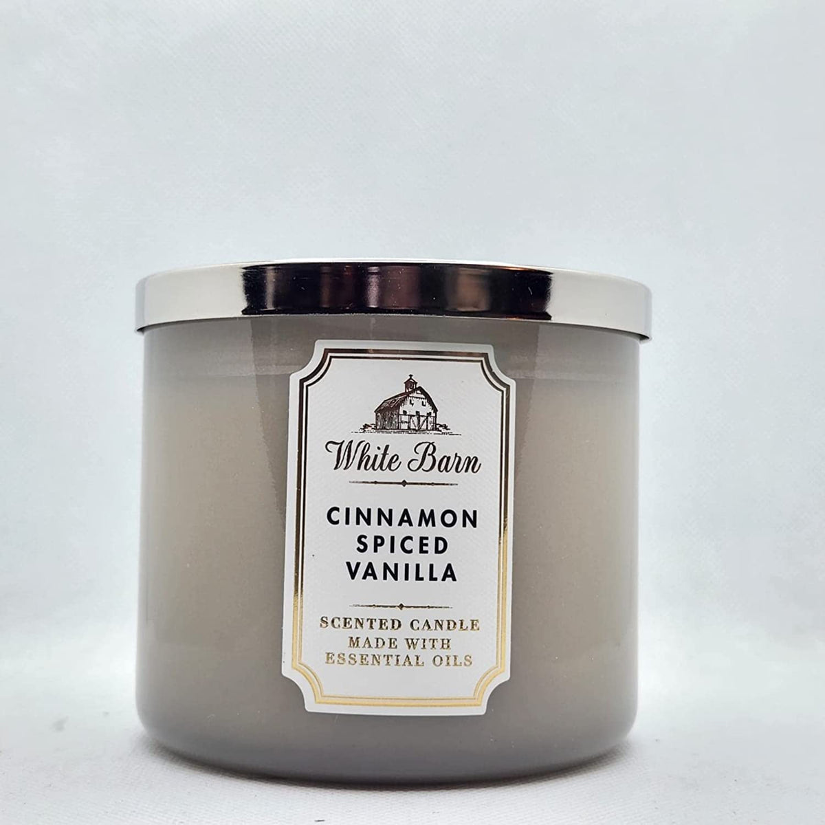 Bath and Body Works White Barn 3-Wick Candle Cinnamon Spiced Vanilla 360 view highlights aroma for cozy spaces