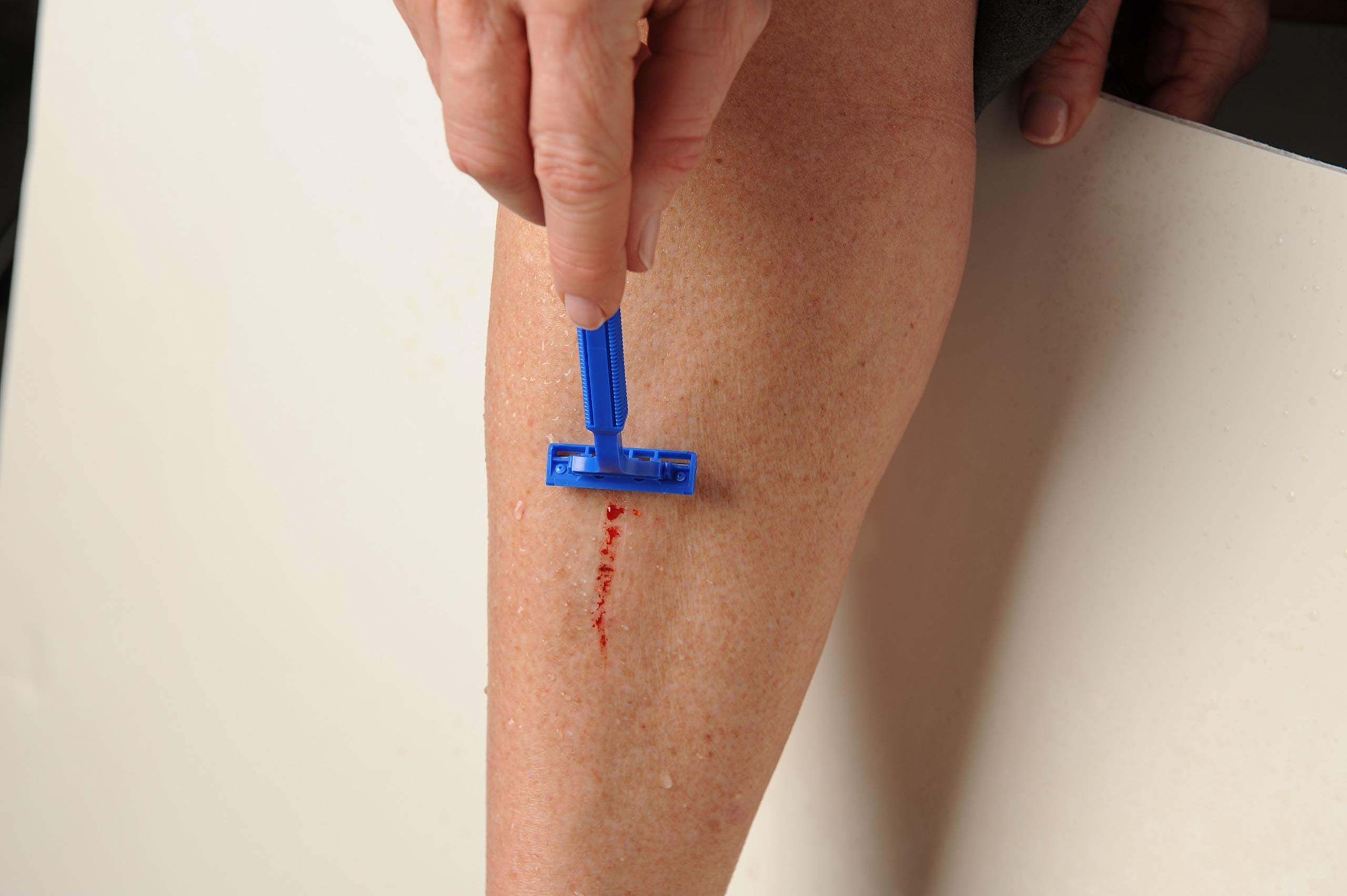 BleedCEASE calcium alginate technology highlights natural polymer action