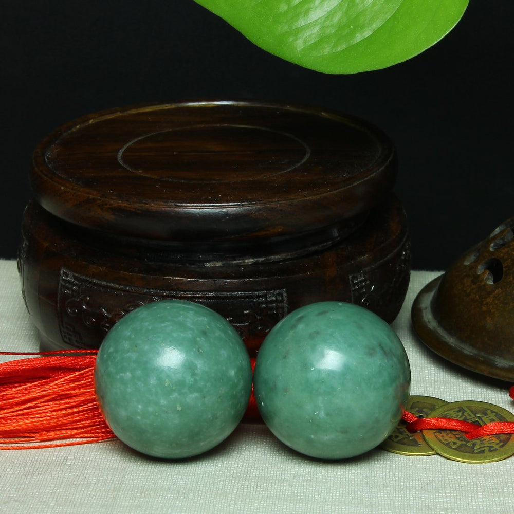 Brass Statu BRABUD compact dimensions for desk use and travel.