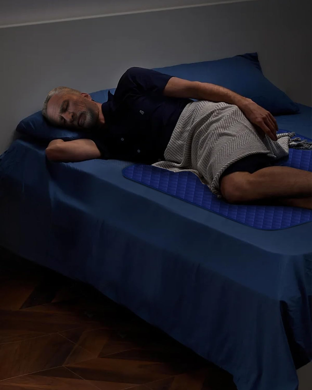 Brosive bed pad 36x52 inches with scale for generous coverage