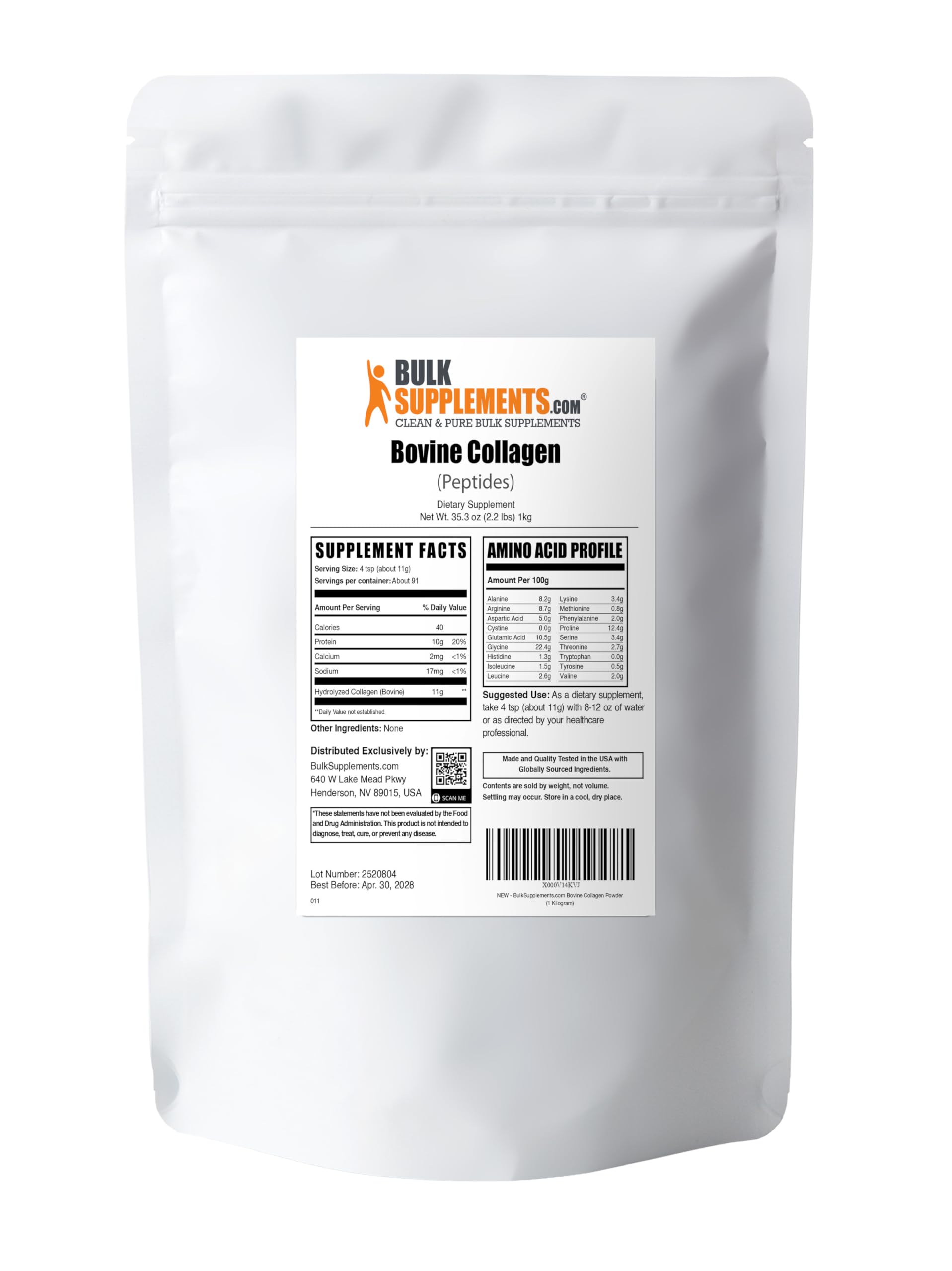 Measuring scoop pouring BulkSupplements collagen powder into smoothie.