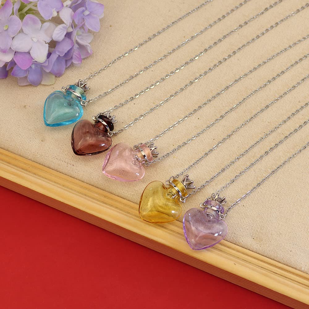 Bysxny versatile pendant holds dry keepsakes or liquids.