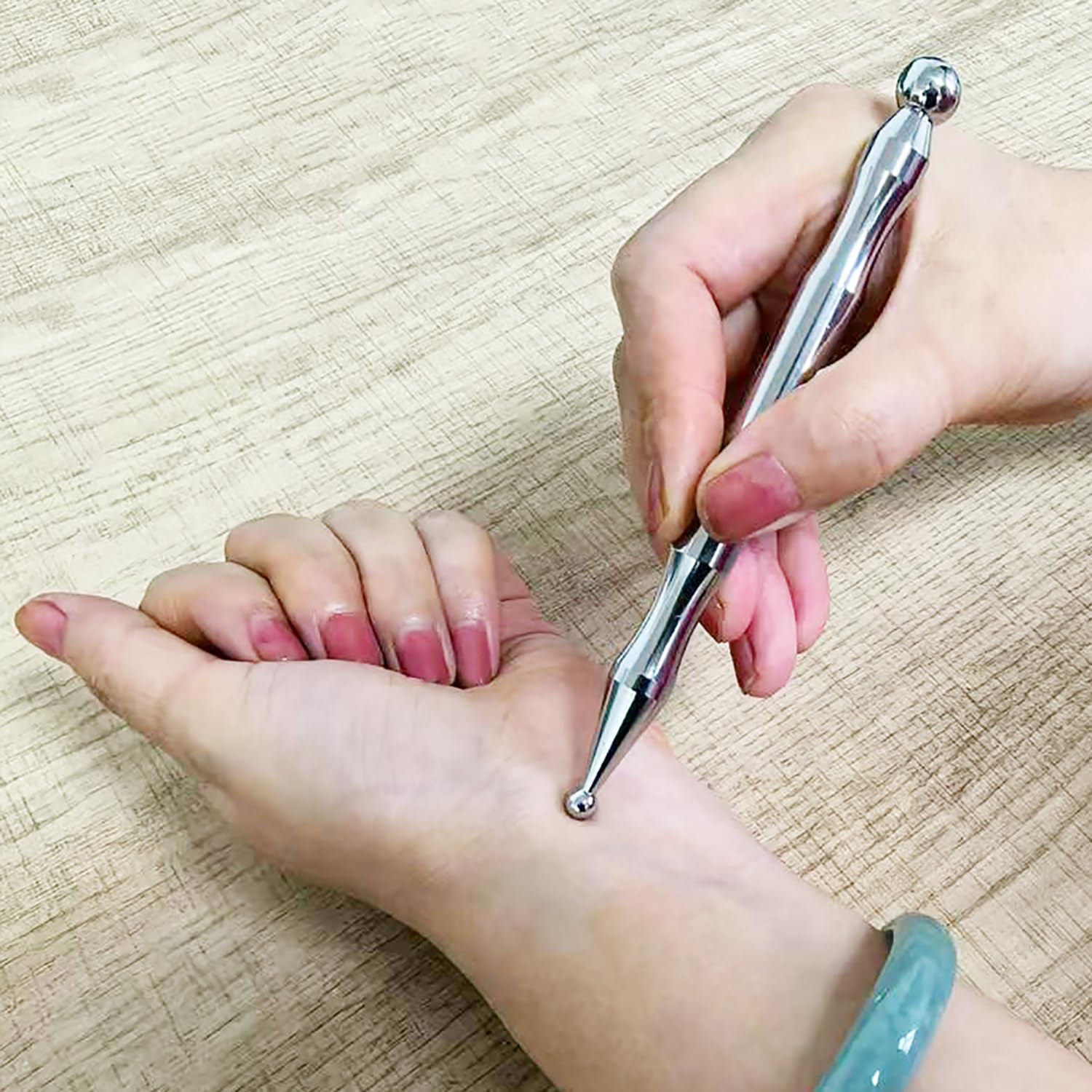 BYYDDIY facial reflexology application demonstrating gentle sliding technique.