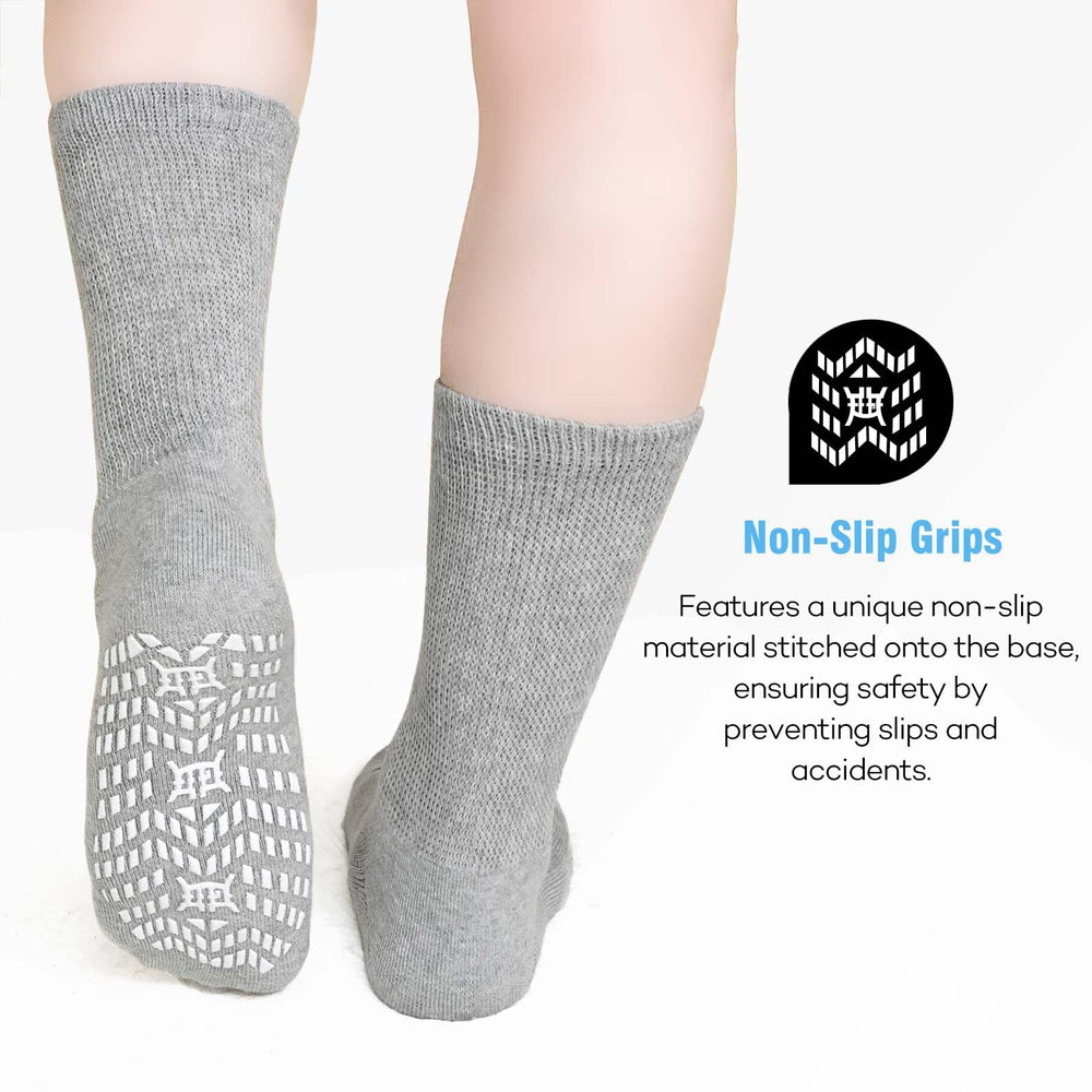 CaiDieNu non-slip diabetic socks grip-bottom shows traction on floors