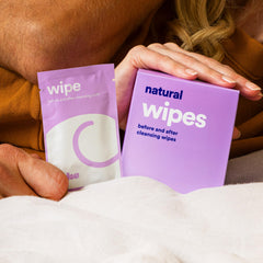 Cake honeysuckle moisture wipes for skin-friendly refreshment.