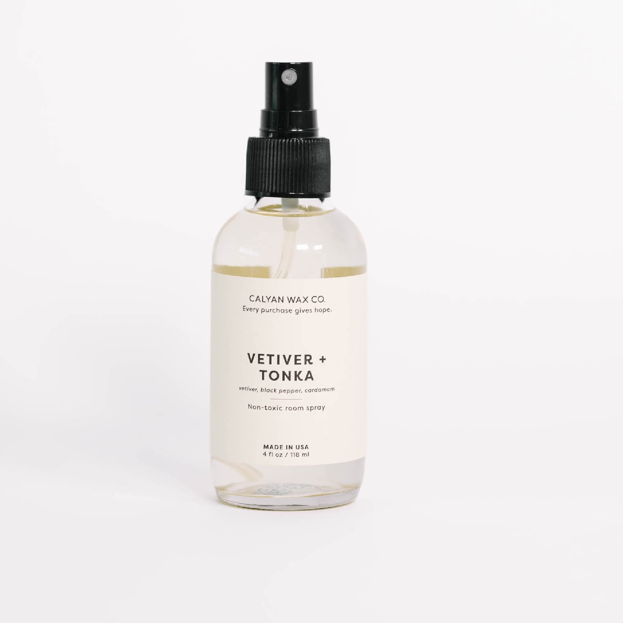 Warm amber, rose and tonka notes set a luxurious mood