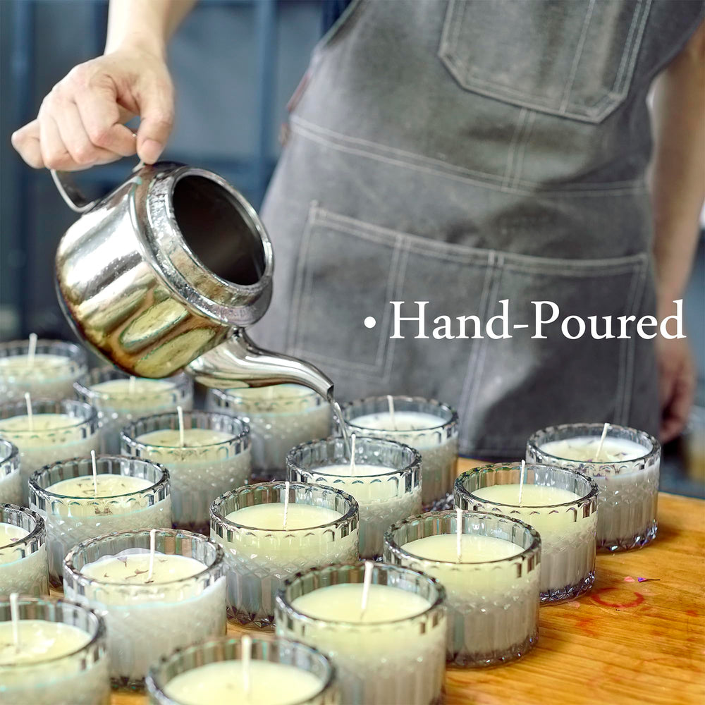 CHFILZLE Lavender Vanilla Candle pour captures smooth wax for a clean burn.