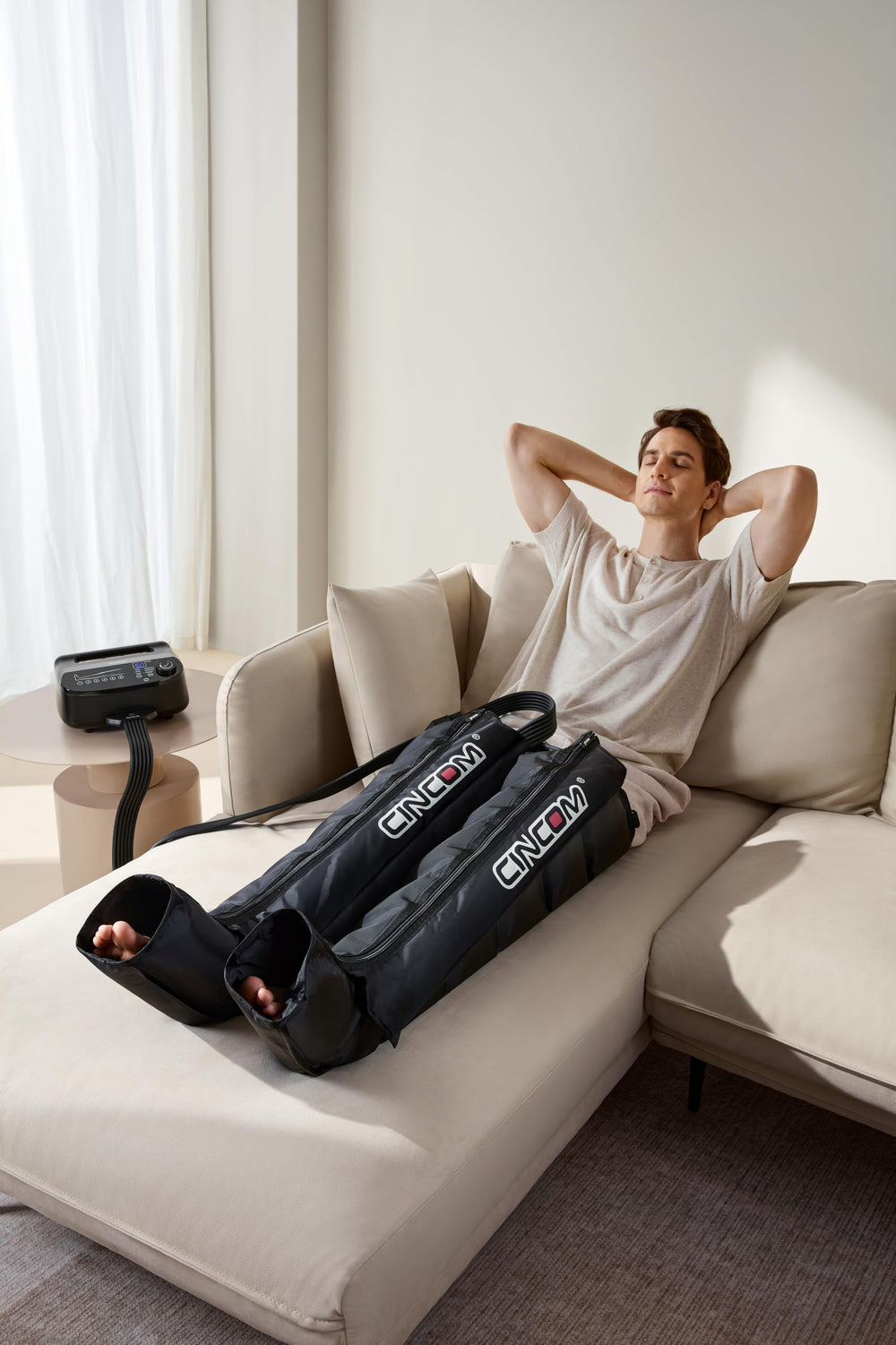 CinCOM ergonomic zippered design allows quick wear for everyone.