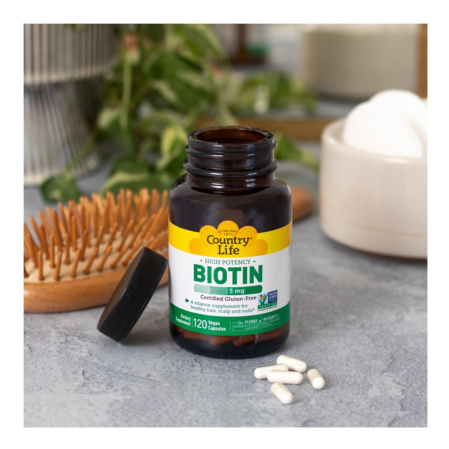Serving-size image of Country Life Biotin High Potency suggests an easy daily ritual.